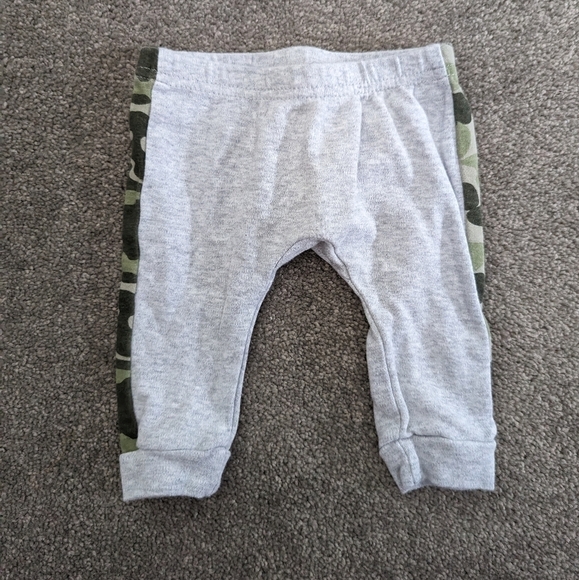 Camouflage pants and long sleeve onesie set cotton 0-3 months - Picture 5 of 6